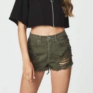 LF carmar olive green shorts